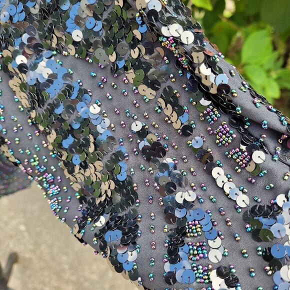 St. Eve Milano Black Long Sleeve Subtle Iridescent Sequin Beaded Scallop Hem Top - Picture 10 of 11